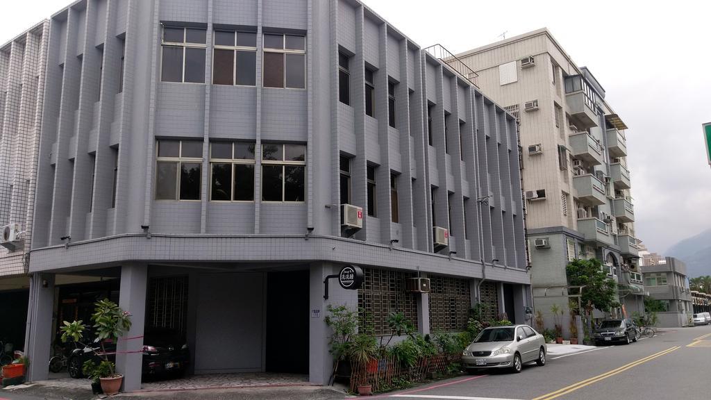 Sleep In Guest House Kota Hualien Bagian luar foto